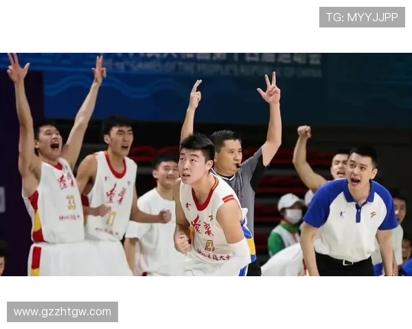杨鸣锋线群齐心协力助力中国男篮胜利